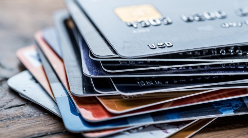 5 vantagens de se ter um cartão de crédito (imagem: Canva)
