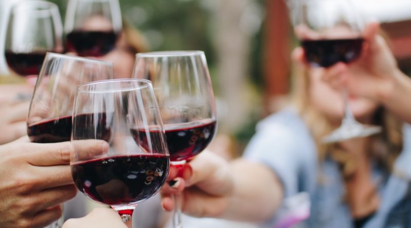 Araruama Wine Jazz Festival 2023 começa hoje 28, veja a programação (imagem: Canva)