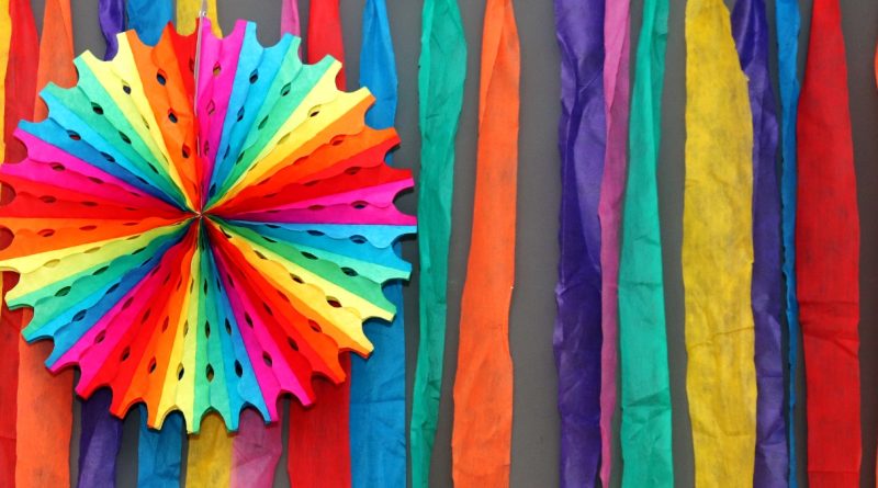 Carnaval 2024 em Uberlândia: confira a programação (imagem: Canva)