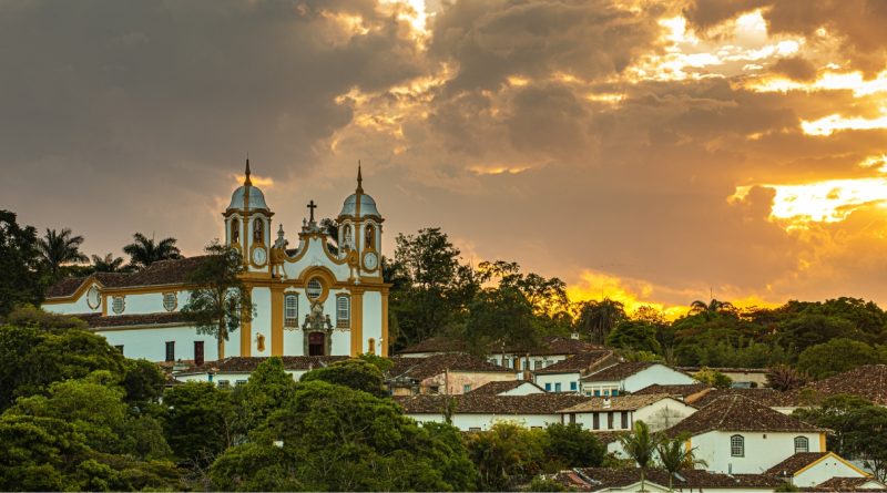 Carnaval 2024 em Tiradentes: confira a programação (imagem: Canva)
