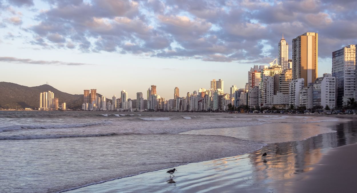 Balneário Camboriú (imagem: Canva)