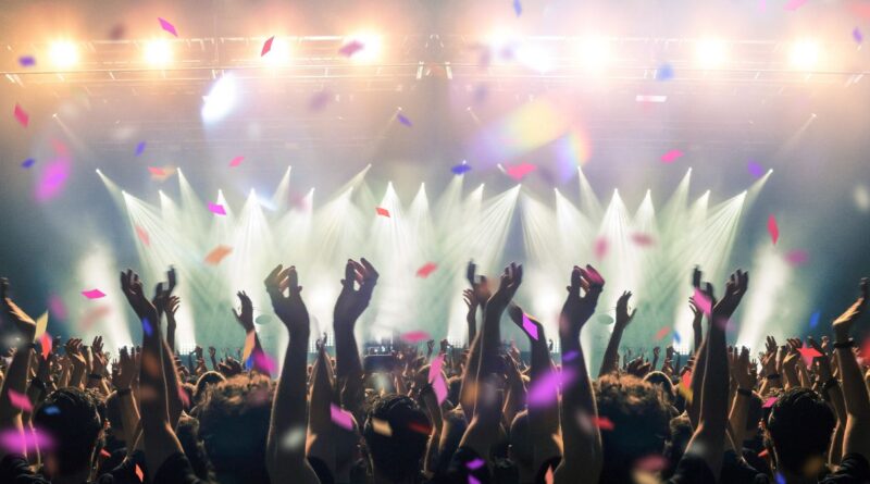 Festival (imagem: Canva)