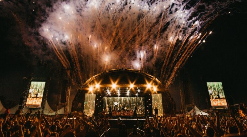 Festival (imagem: Canva)