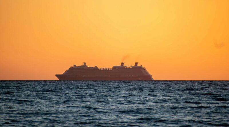 Navio (imagem: Canva)