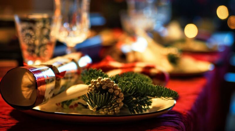 Ceia de Natal (imagem: Johannes Plenio - Pexels via Canva)