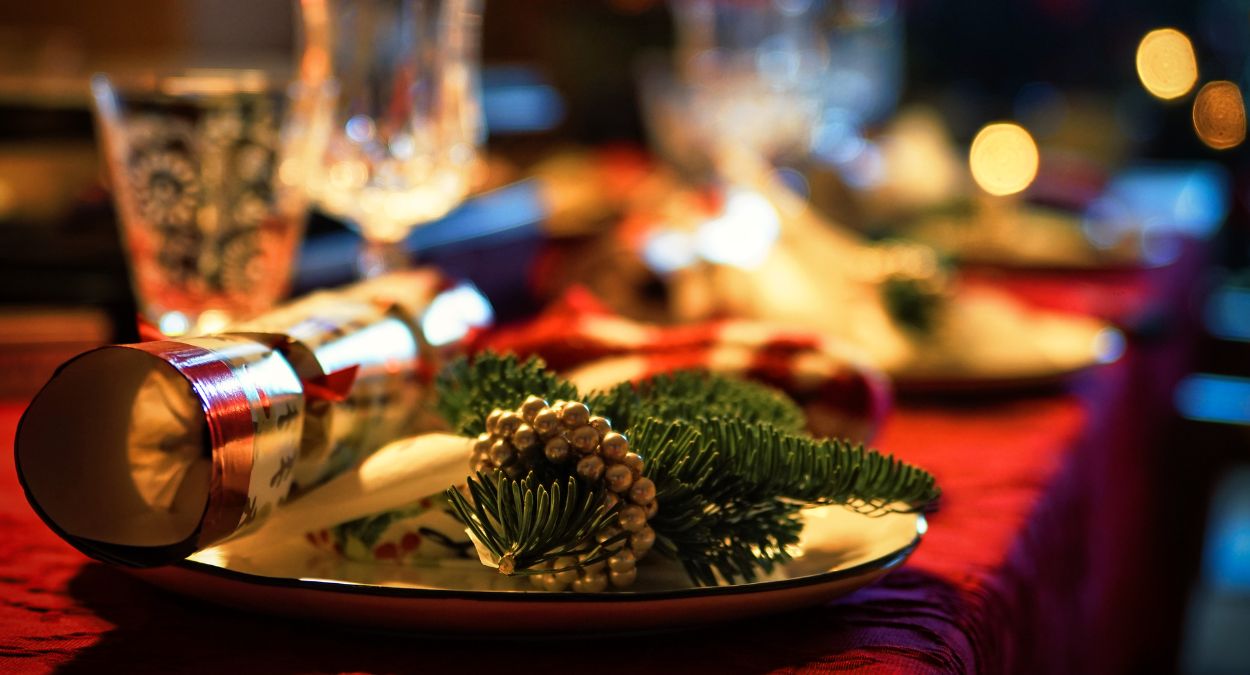 Ceia de Natal (imagem: Johannes Plenio - Pexels via Canva) 