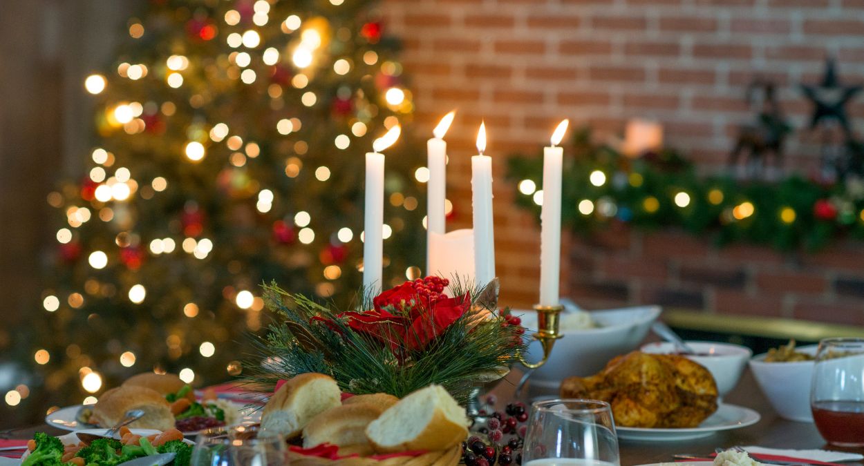 Ceia de Natal (imagem: Getty Images via Canva)